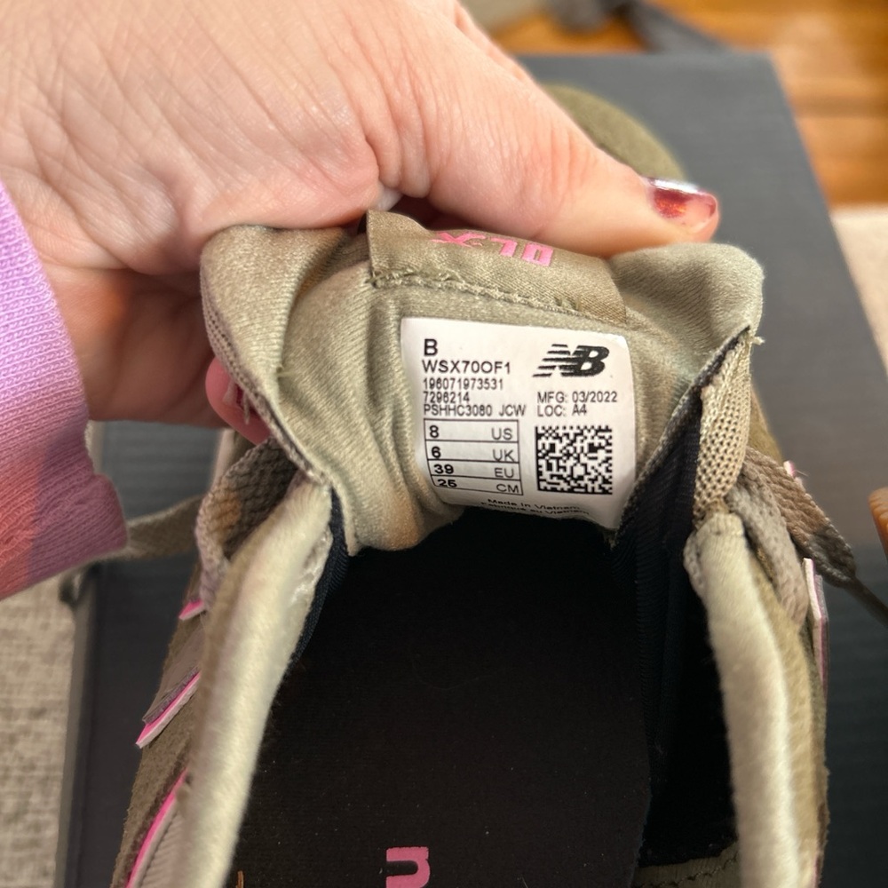New Balance Women's Green and Pink Sneakers - Picture 6 of 6